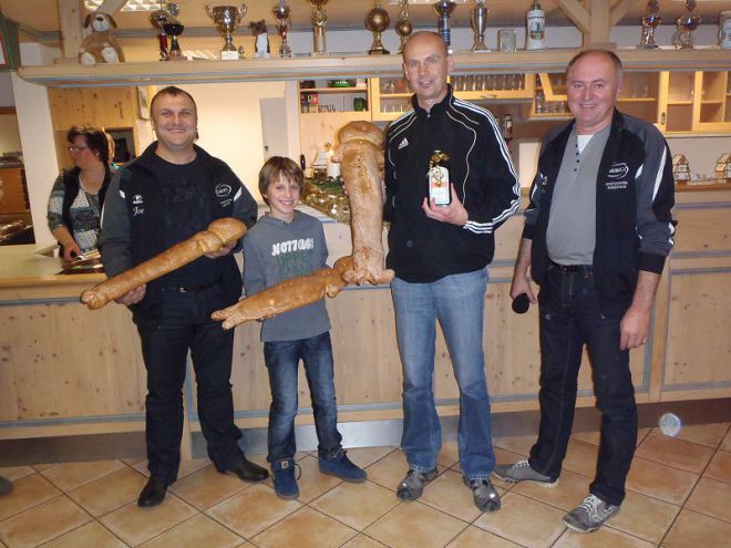 Stefan Denk - Benedikt Halla - Reinhard Hörmann und Schützenmeister Winfried Bräckle